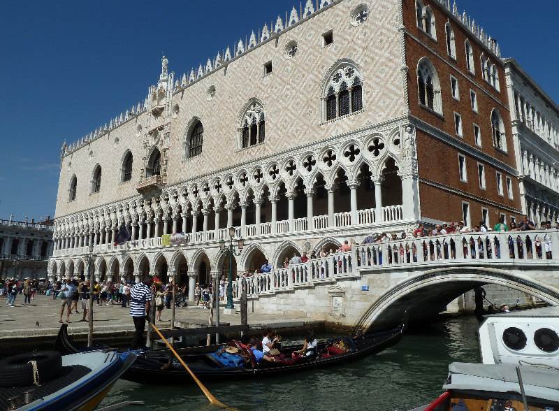 dettagli