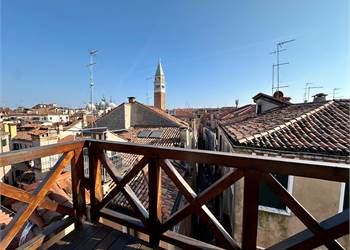Attico con Altana Panoramica in Vendita a Venezia, Sestiere San Marco