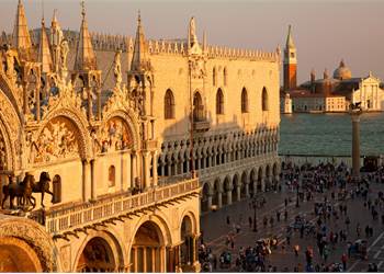 Commercial Premises / Showrooms for Sale in Venezia